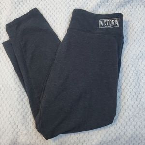 Victoria Sport Capri Leggings